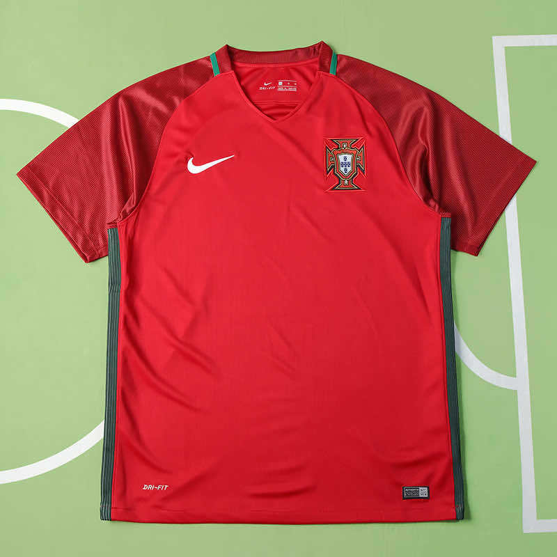 2016 Portugal home retro Fan version
