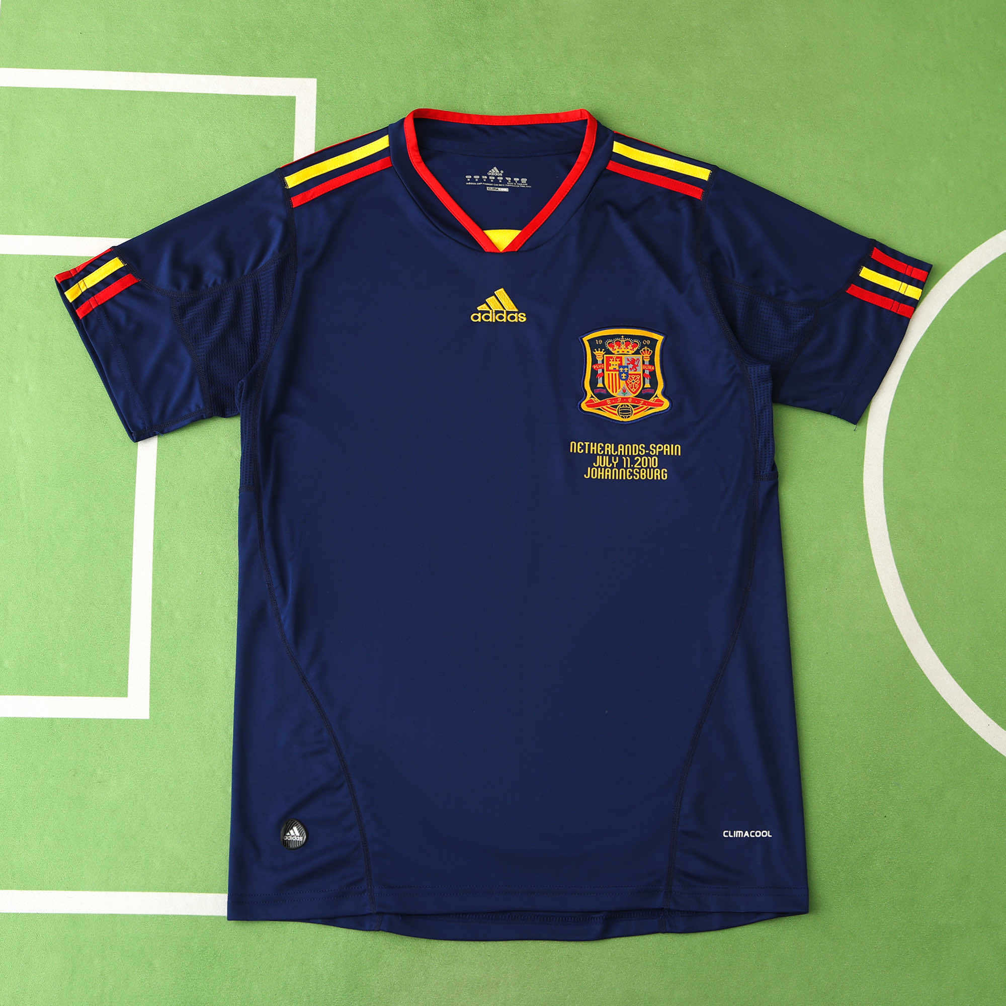 2010 Spain away retro Fan version