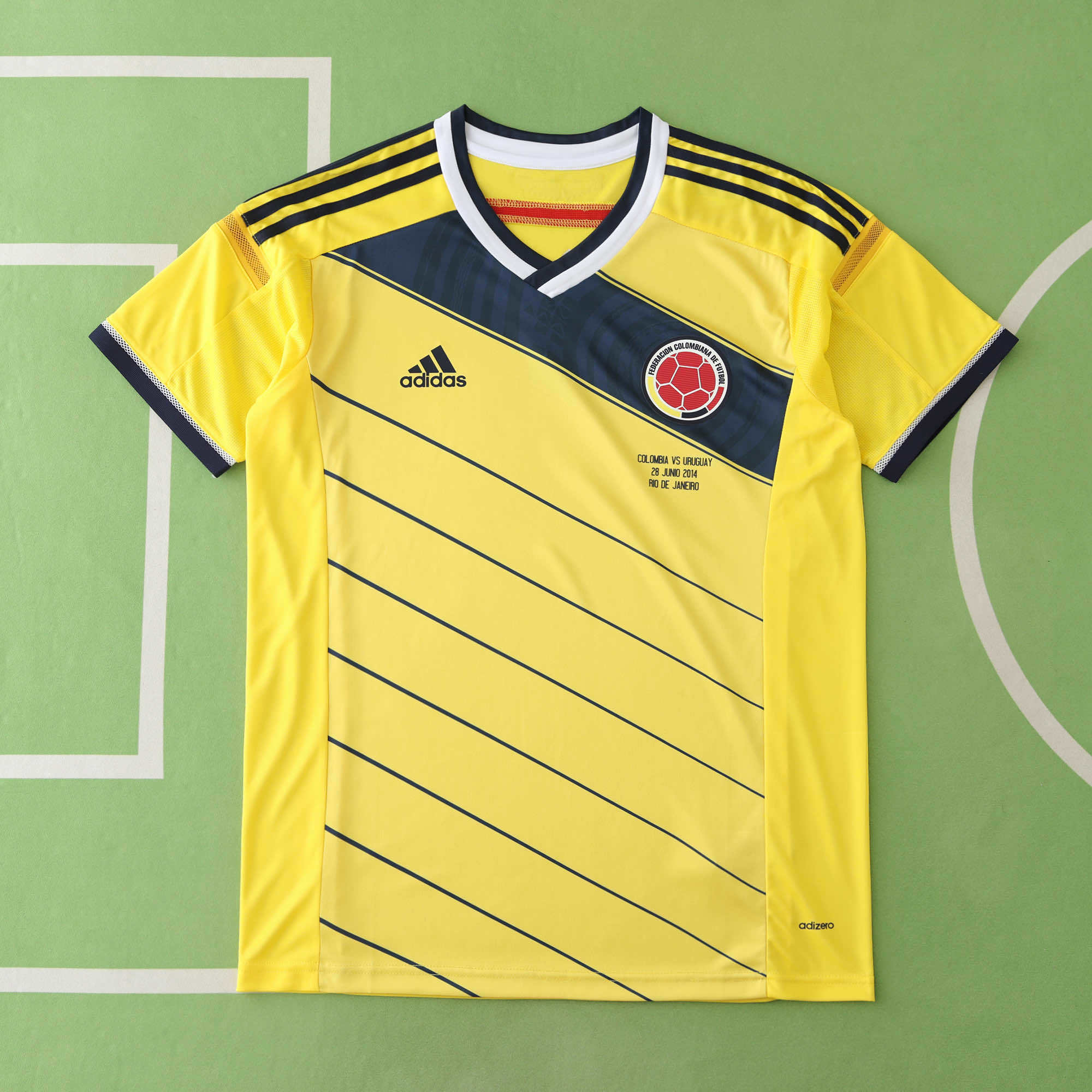2014 Colombia home Fan version